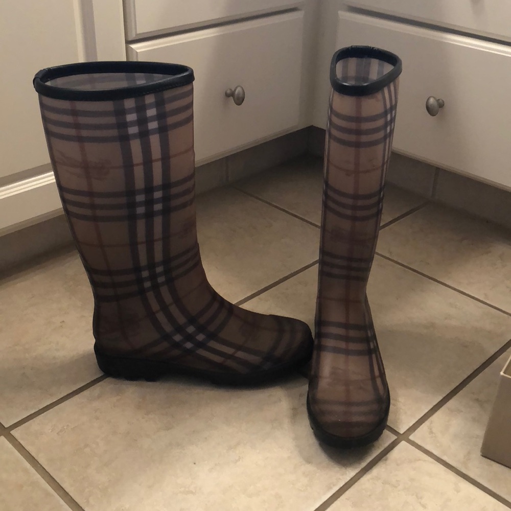 Authentic Burberry Rainboots